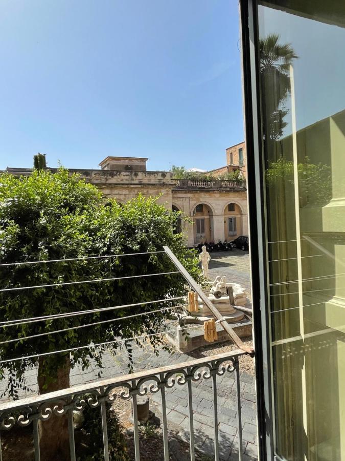 Bed And Books Isabella Bed and Breakfast Catania Eksteriør billede