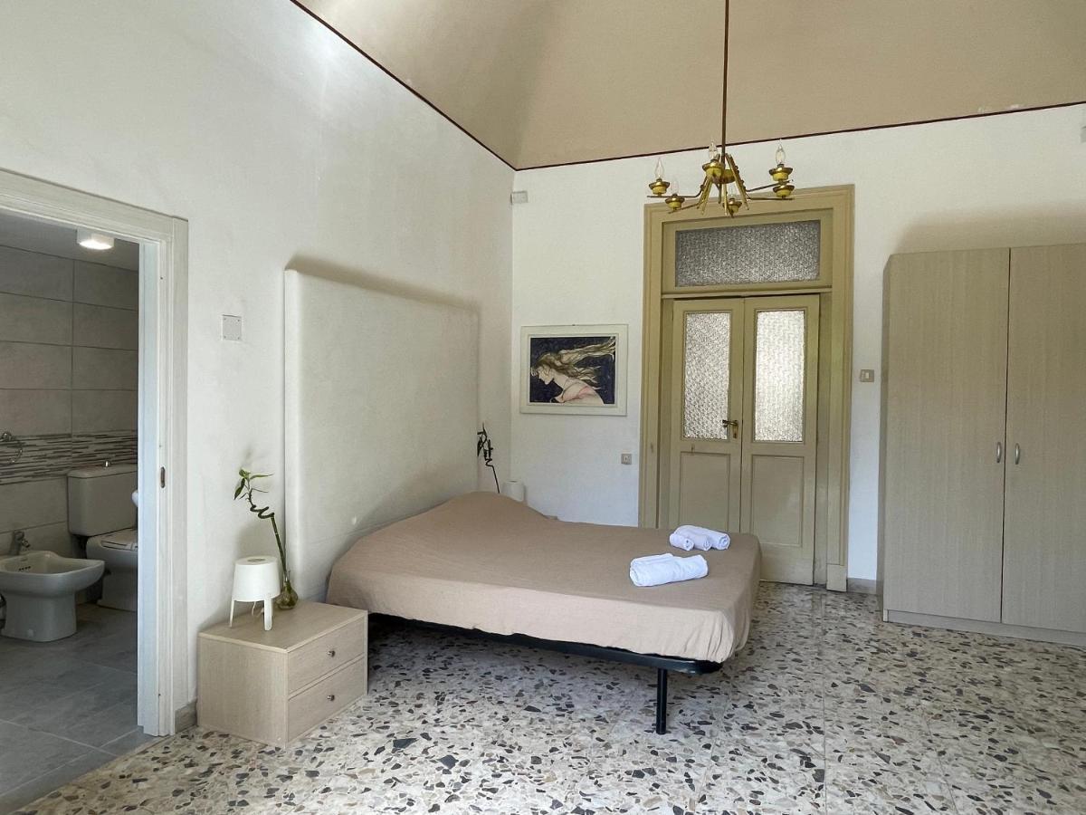 Bed And Books Isabella Bed and Breakfast Catania Eksteriør billede