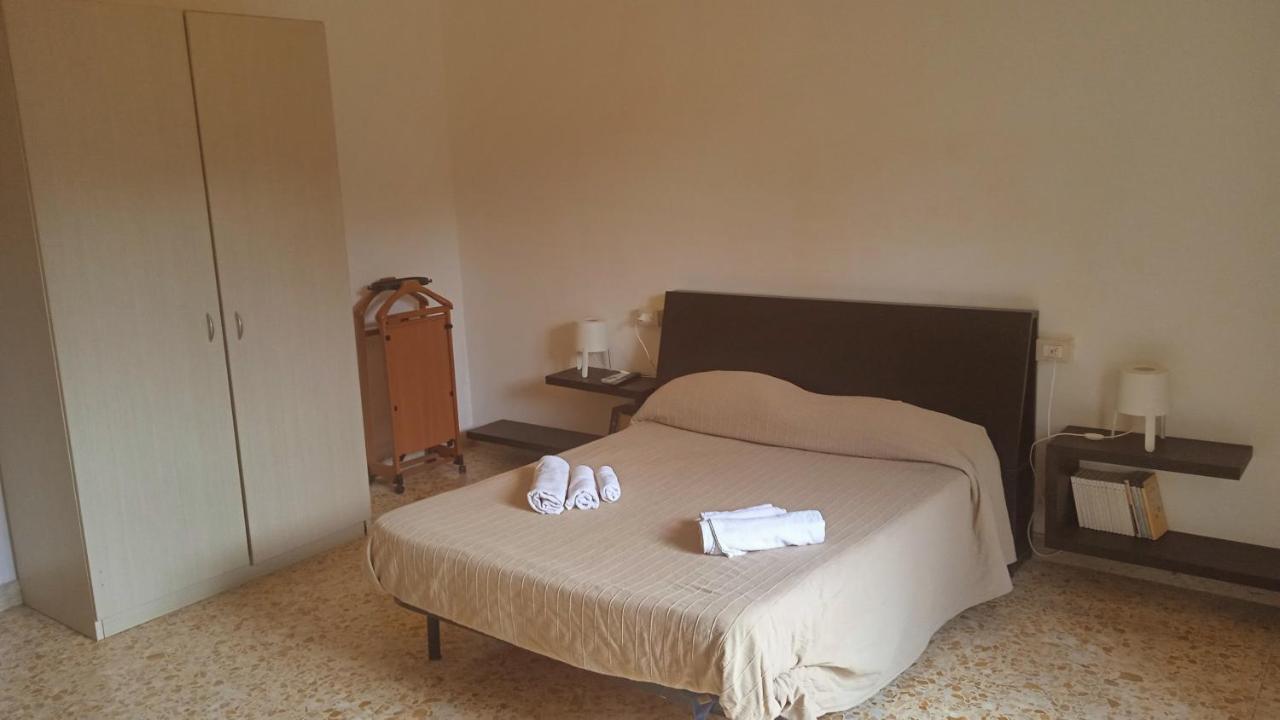 Bed And Books Isabella Bed and Breakfast Catania Eksteriør billede