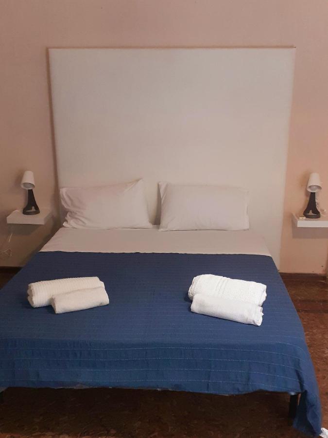Bed And Books Isabella Bed and Breakfast Catania Eksteriør billede