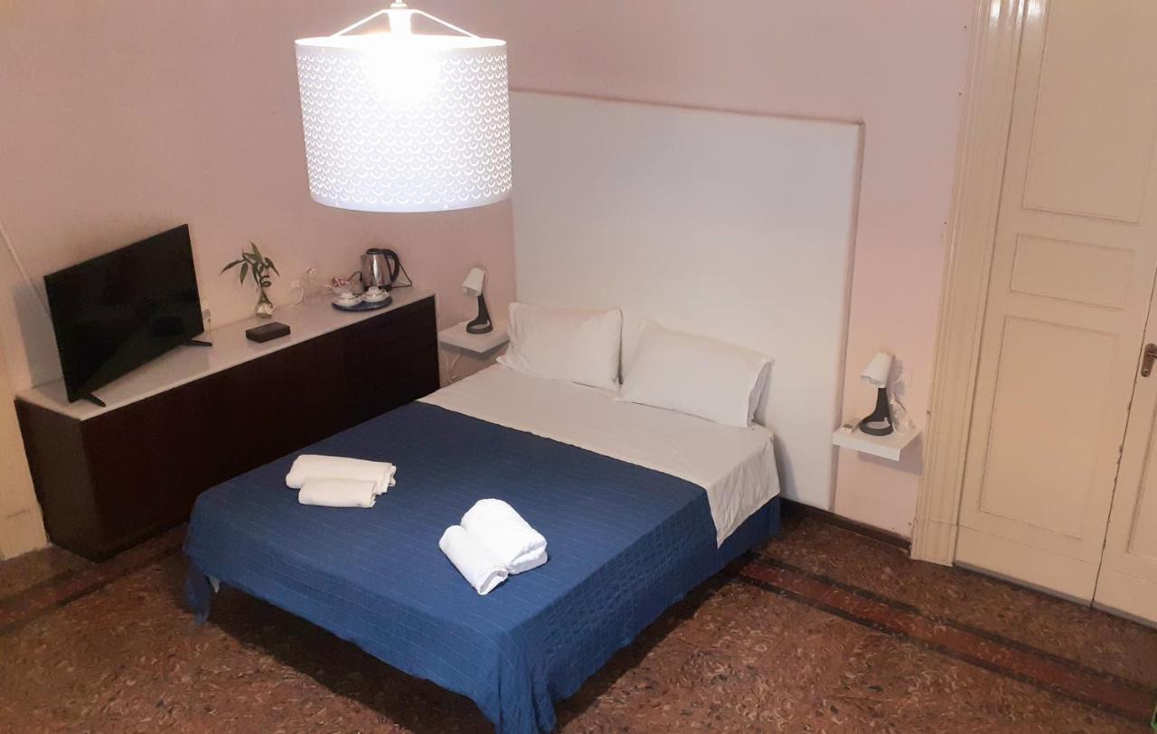 Bed And Books Isabella Bed and Breakfast Catania Eksteriør billede